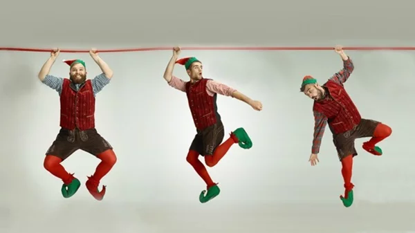 Ο Κρατερός Κατσούλης στήνει ένα ξεχωριστό χριστουγεννιάτικο χωριό online